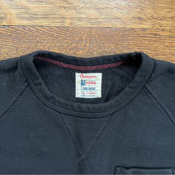 Todd Snyder Midweight French Terry Pocket Sweatshirt in Black - Picture 3 of 5